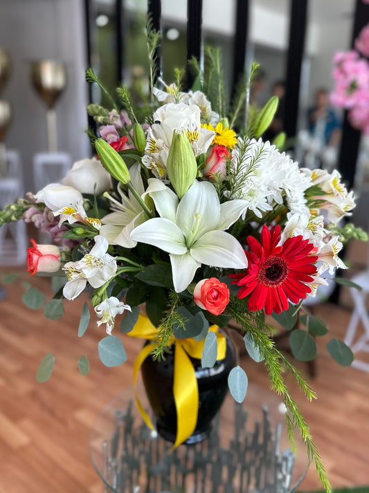 Jarrón de flor variada