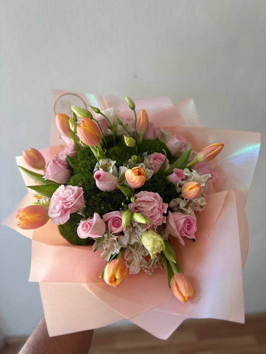 Tulipanes con rosas