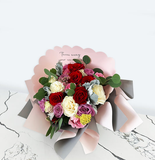 Ramo de 24 rosas mixtas