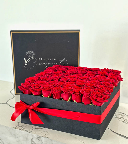 Caja de 70 rosas