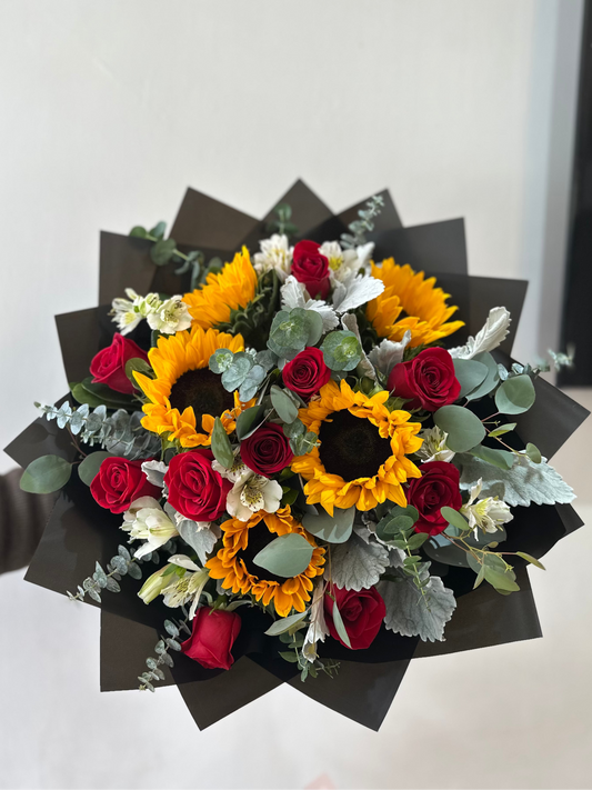 Ramo girasoles con rosas