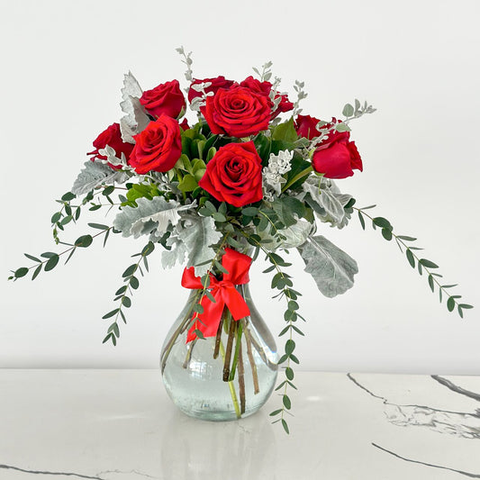 Jarrón de 12 rosas